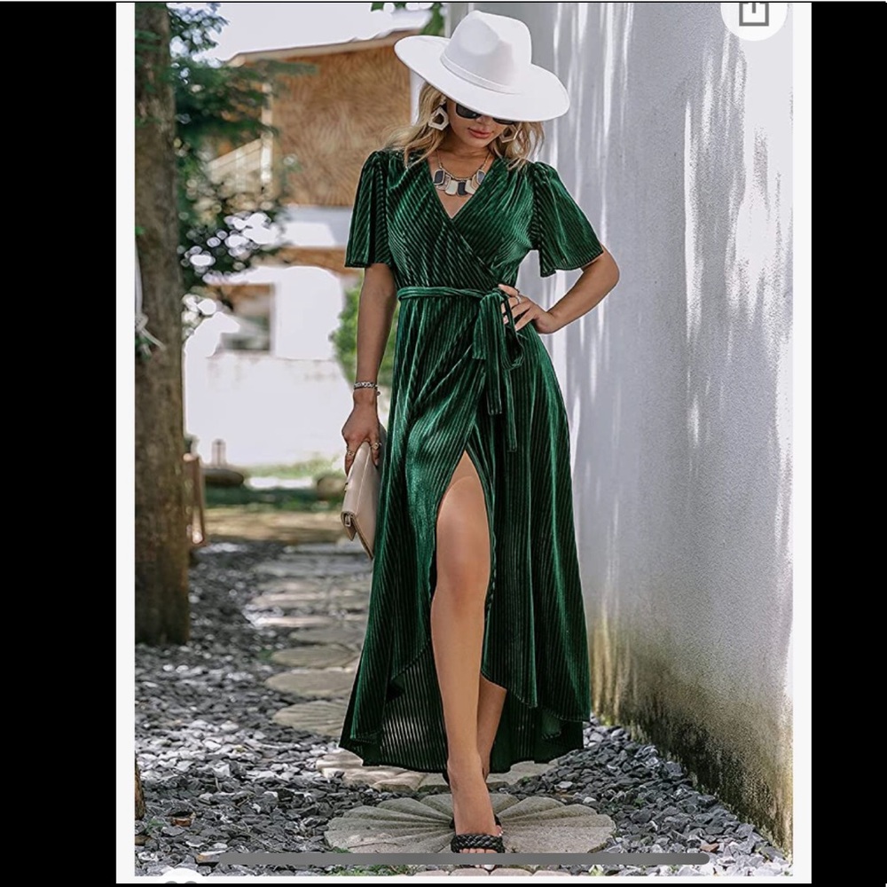 **BRAND NEW** Green Velvet Wrap Dress sz 8-10